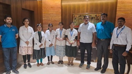 isha-with-chairman-sagar-dhole-patil